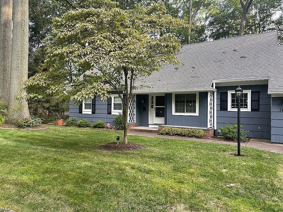 2nd image of 767 Oakridge Dr