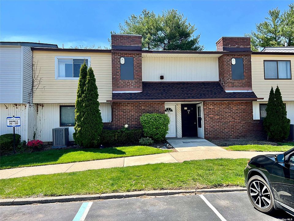 1st image of 146 Pointe Cir N