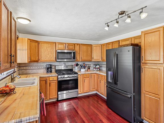 4th image of 6219 S Union St