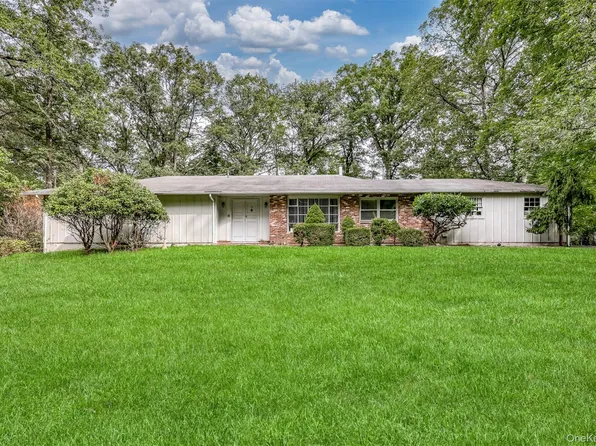 10 Tara Drive, Pomona, NY 10970