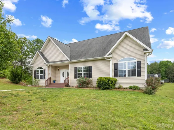 405 Macbeth St, Weaverville, NC 28787