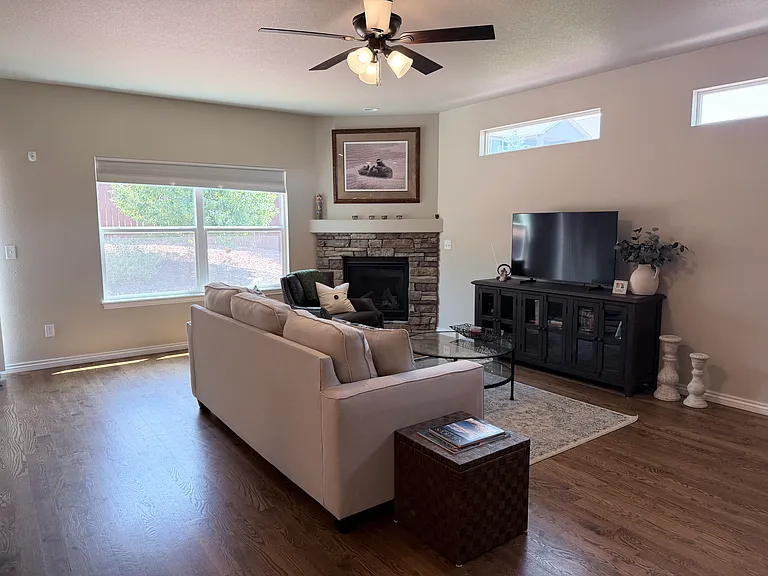 10843 Fossil Dust Dr — Photo 3