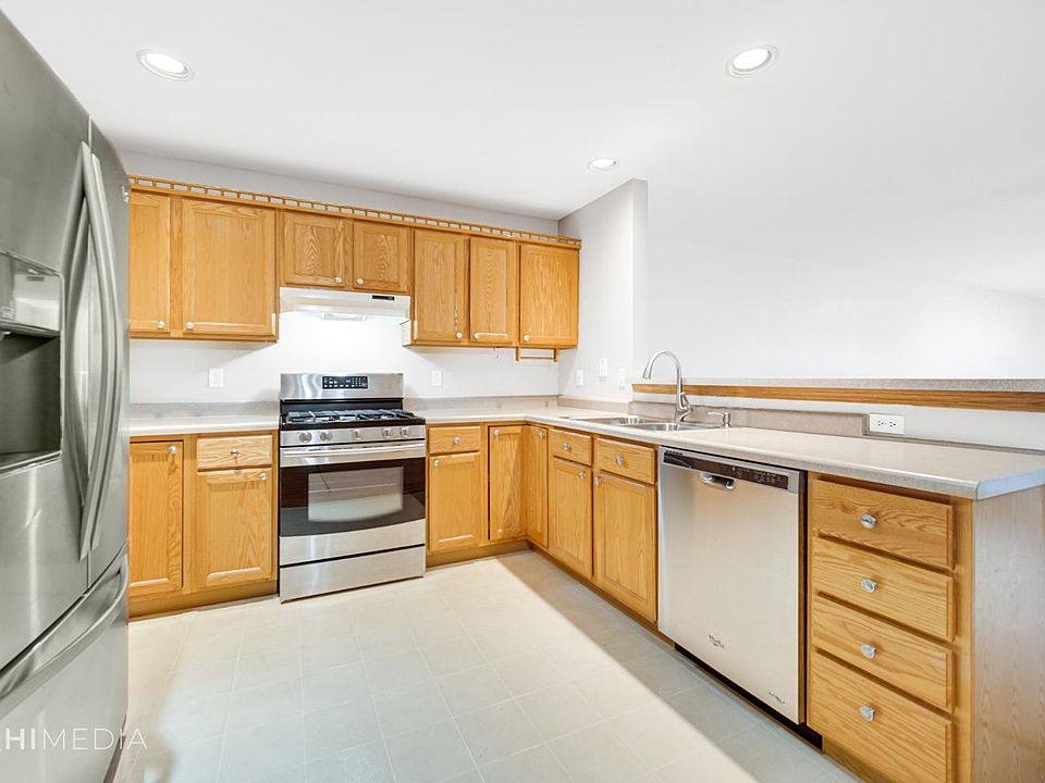 1st image of 962 Elm Dr #B