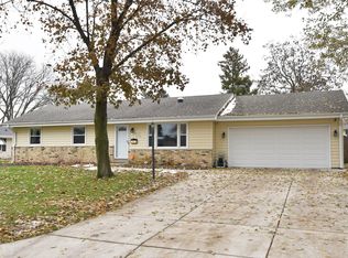W173N9520 Joper Rd, Menomonee Falls, WI 53051