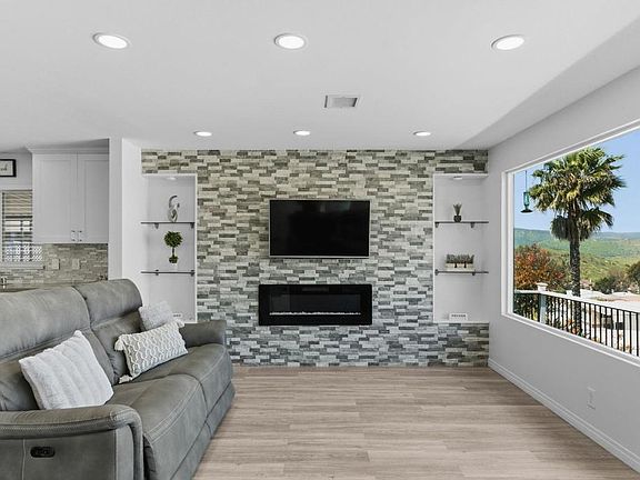 2nd image of 7467 Mission Gorge Rd Space 219