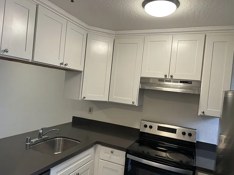 463 Coffield Ave — Photo 7
