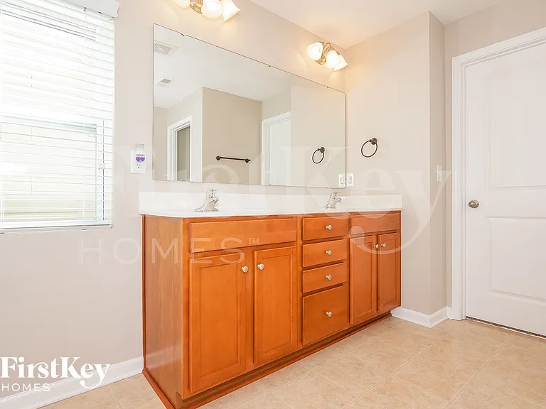 19017 Park Terrace Ln — Photo 9