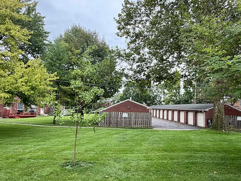 1802 Kings Ct #B — Photo 13