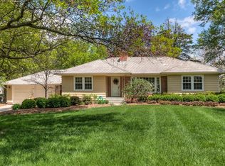 9406 Davenport St, Omaha, NE 68114
