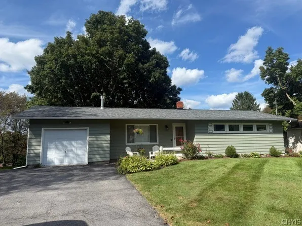 383 Northfield Way, Camillus, NY 13031