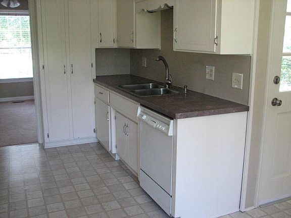 4th image of 514 Heyward Dr