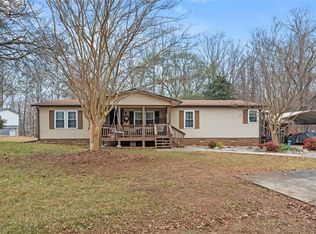 23036 McDonald Point Rd, Seneca, SC 29672