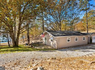 210 Raindrop Cir, Hartwell, GA 30643