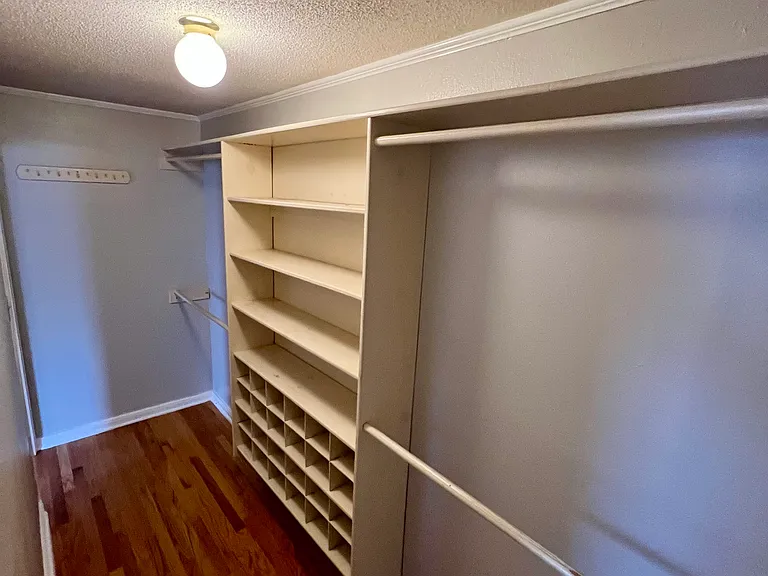 Walk-in Closet (Master)