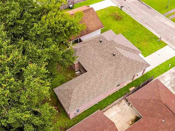 3rd image of 434 Tanglewood Dr