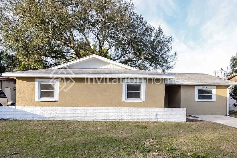 7324 Sequoia Dr Tampa, FL 33637 — Photo 1