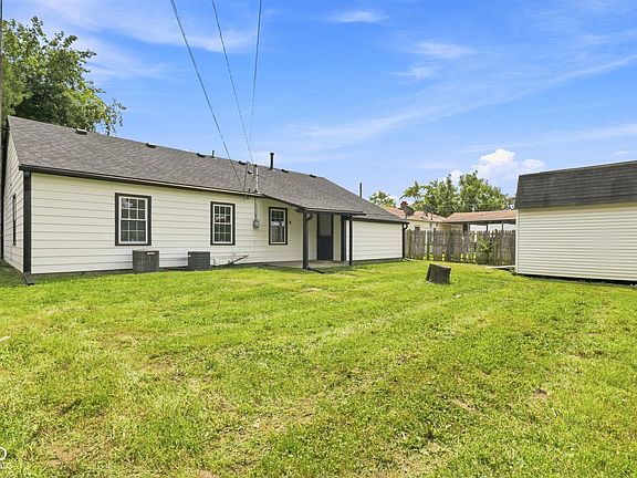 4th image of 3626 Lowry Rd