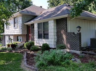 606 SW Elwood Dr, Lees Summit, MO 64081