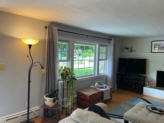 5th image of 6 Meadowbrook Rd