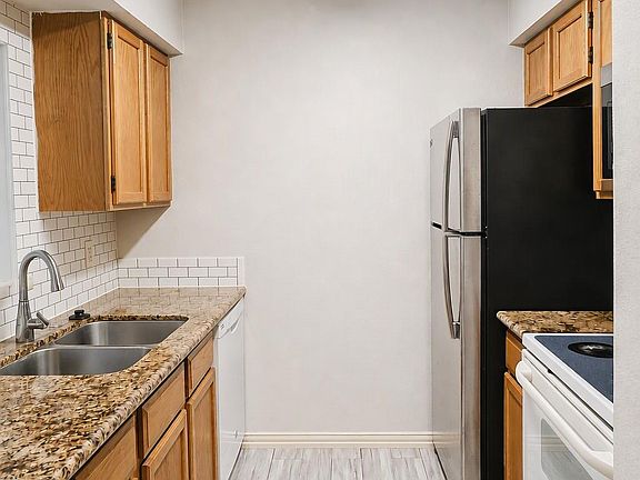 5th image of 2120 El Paseo St APT 620