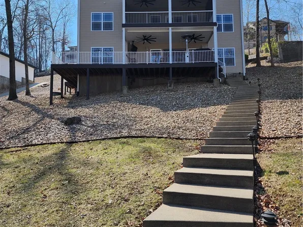 1167 Beacon Point Cir, Lake Ozark, MO 65049