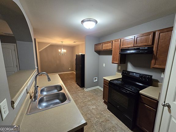 3rd image of 175 Oakland Hills Way