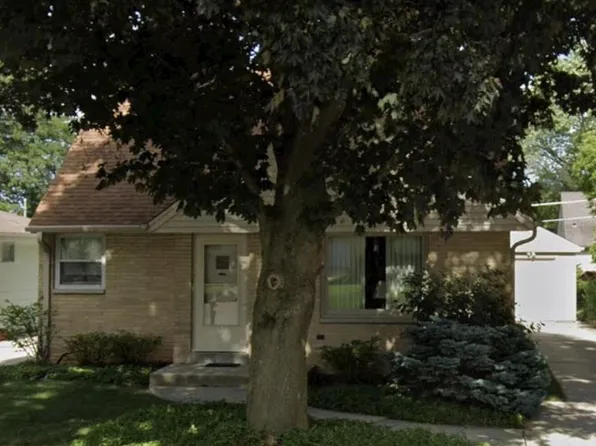2618 N 114th STREET, Wauwatosa, WI 53226