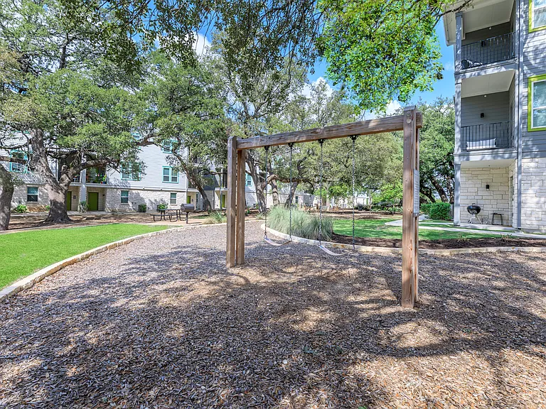 Trailside Oaks Townhomes — Photo 12