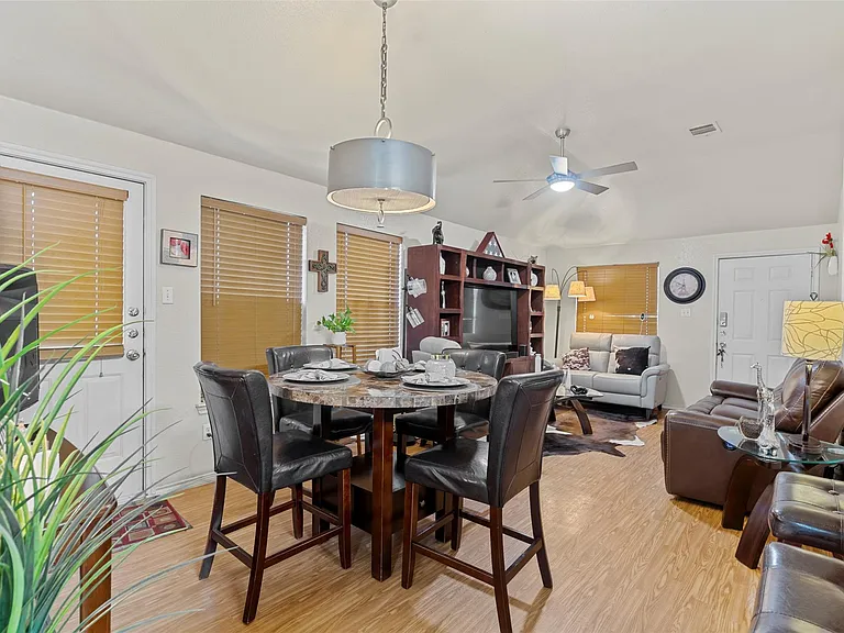 1000 Christopher Ave #B — Photo 9