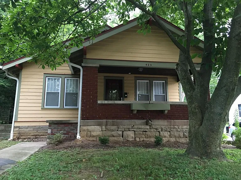 425 E University St — Photo 5