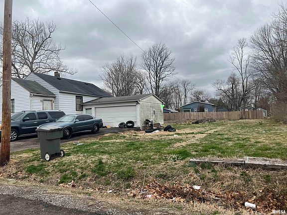 3rd image of 745 N 72nd St