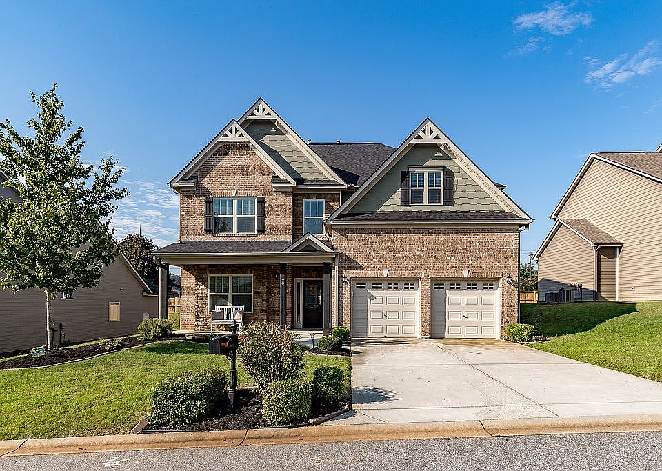 1st image of 20 Ashby Grove Dr