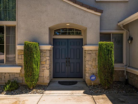 4th image of 1480 Grovewood Ln
