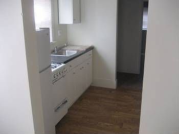 4th image of 432 E 6th St