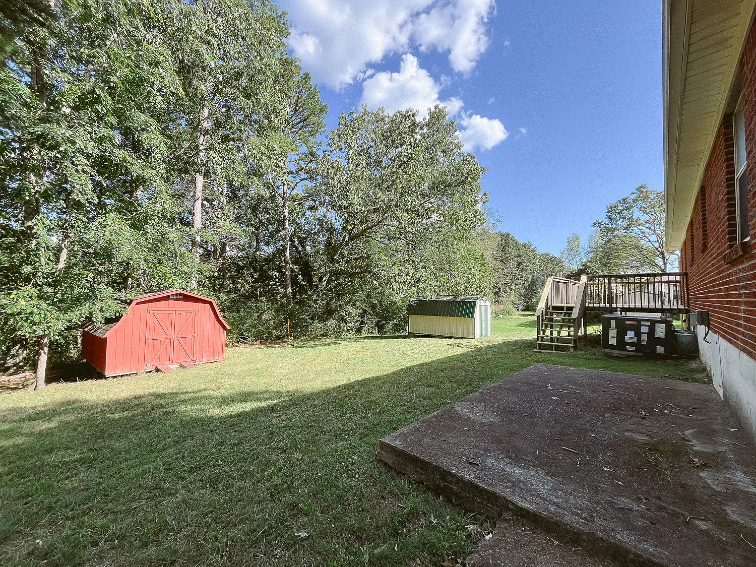 4 bed, 1600 sqft, $1,200 — Photo 2