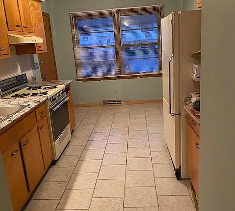 3rd image of 5810 Garrett Ln #3