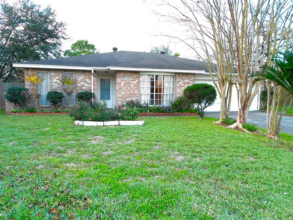 1st image of 9815 Lodge Wood Ct