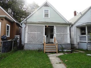 726 S Victory St, Waukegan, IL 60085
