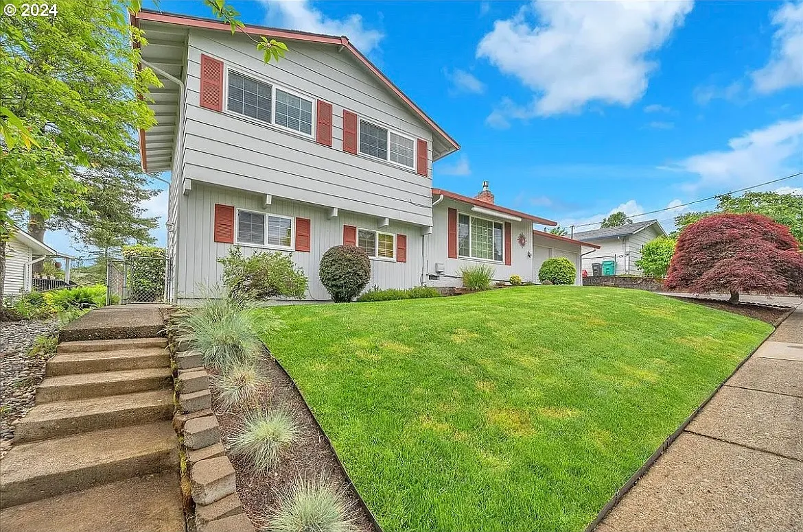 NW Cascade Ct, Gresham — Photo 1