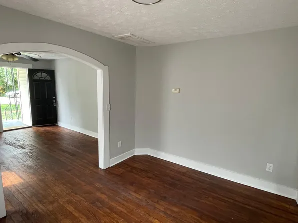1328 Short St, Louisville, KY 40213