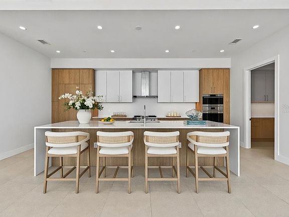 3rd image of 275 1ST AVENUE S #4202