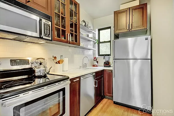 Rented by City Connections Realty | media 11