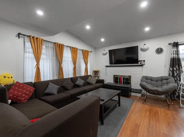 7366 128a St, Surrey, BC V3W 7G9