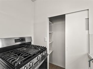 7015 8th Ave, Los Angeles, CA 90043
