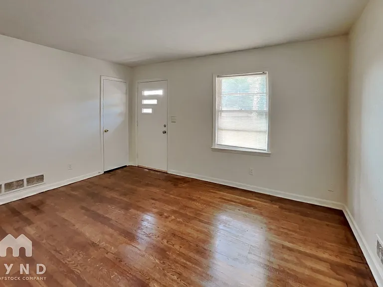 5860 Ronnie Dr — Photo 6