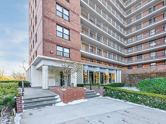 3rd image of 4705 Henry Hudson Pkwy Unit 7G