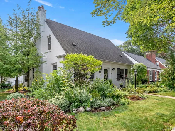 305 Berkley St, Dearborn, MI 48124