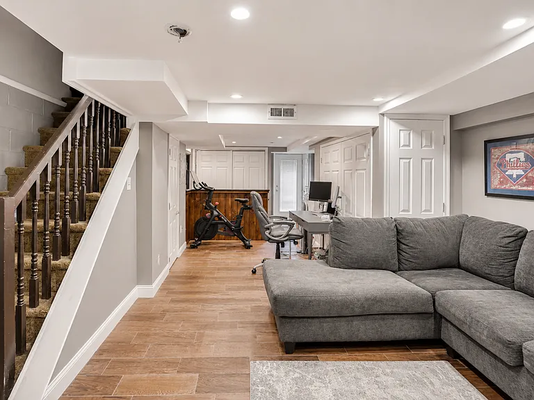 610 Michell St — Photo 25
