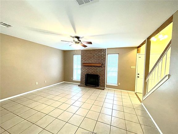 5th image of 1904 Dartmouth St APT D3