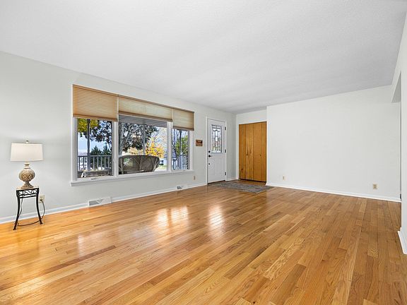 2nd image of 2385 E Carriage Hill Dr